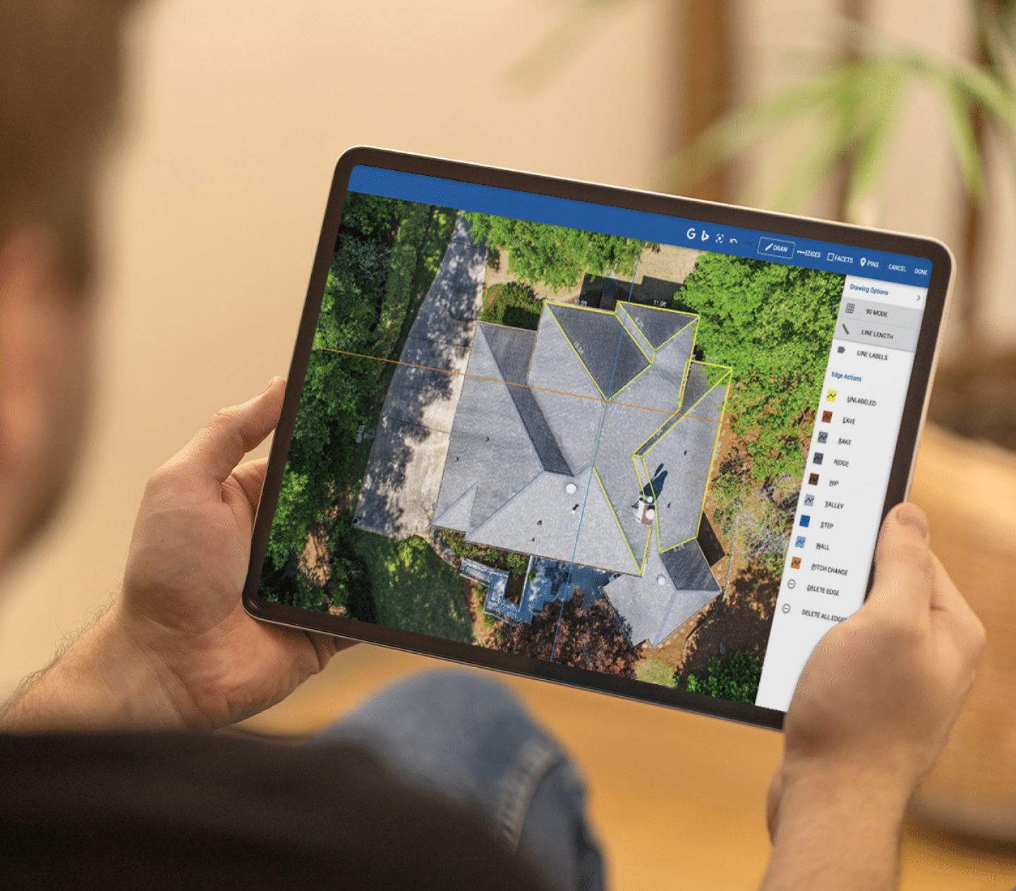 software subscription that shows an aerial view of a roof from roof snap